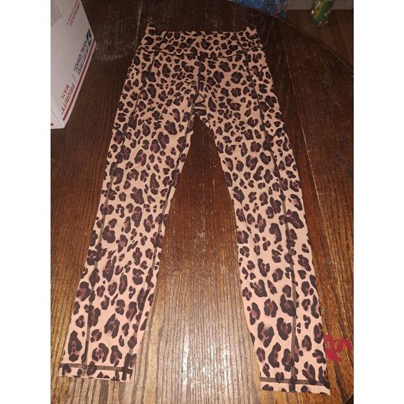 New Small Fabletics Natural Leopard PureLuxe Oasis High Waist 7/8 Leggings NWOT - Picture 9 of 10
